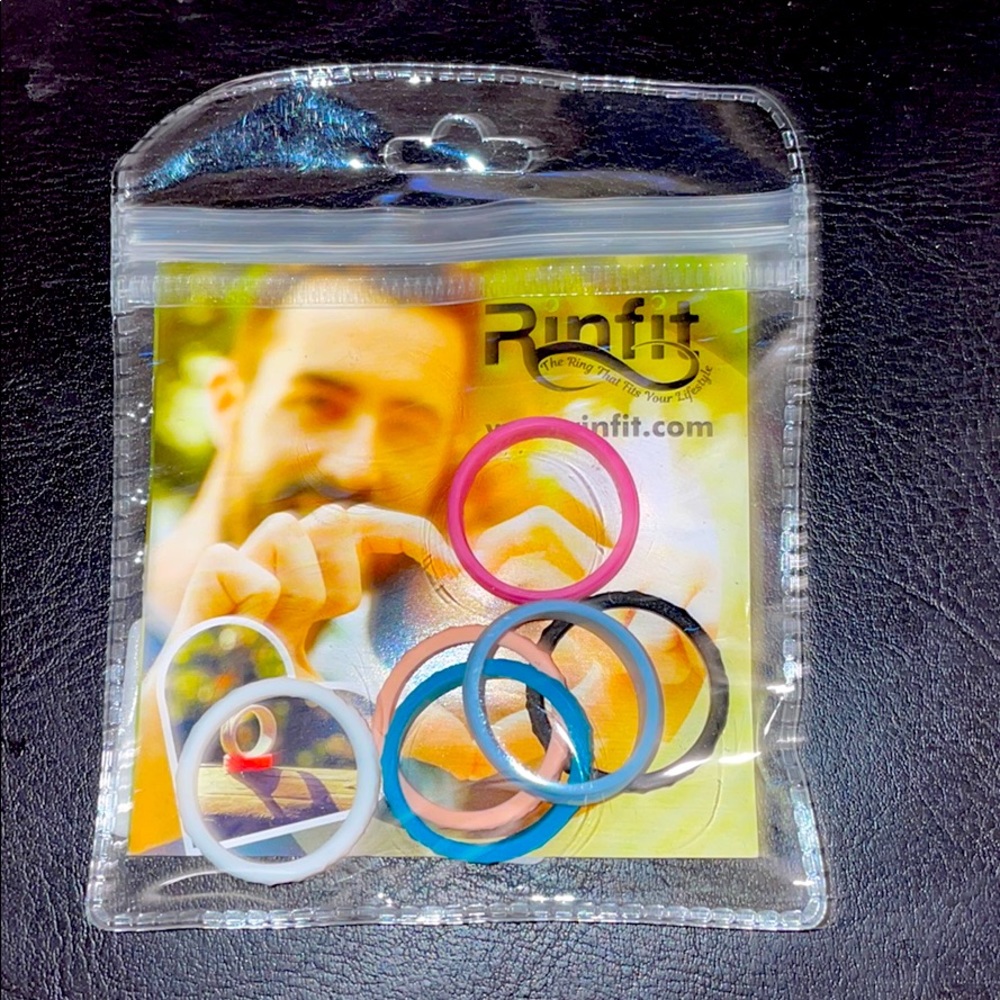 Rinfit’s silicone wedding rings